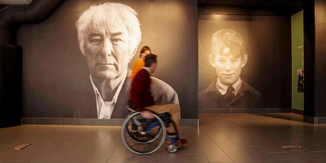 Old and young photo of Northern Irish author Seamus Heaney. 